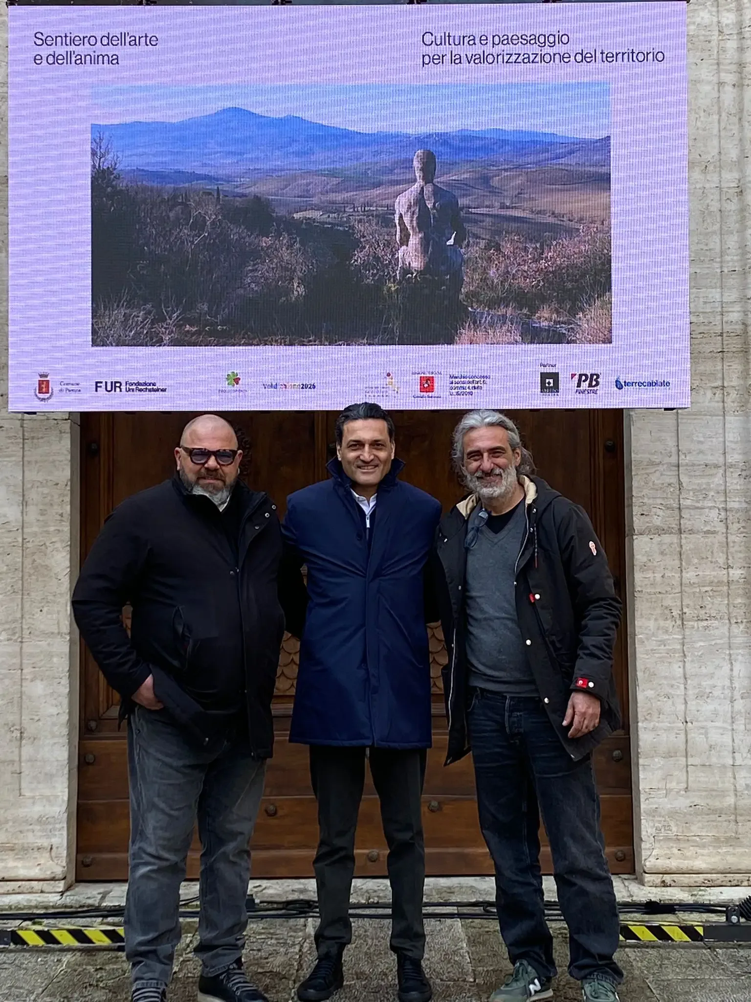 Antonio Borrelli con Michele e Gianluca Lamberti all’inaugurazione a Pienza