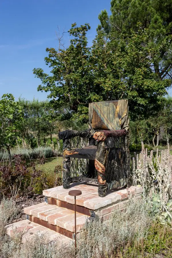 Umiltà — Trono di Stracci